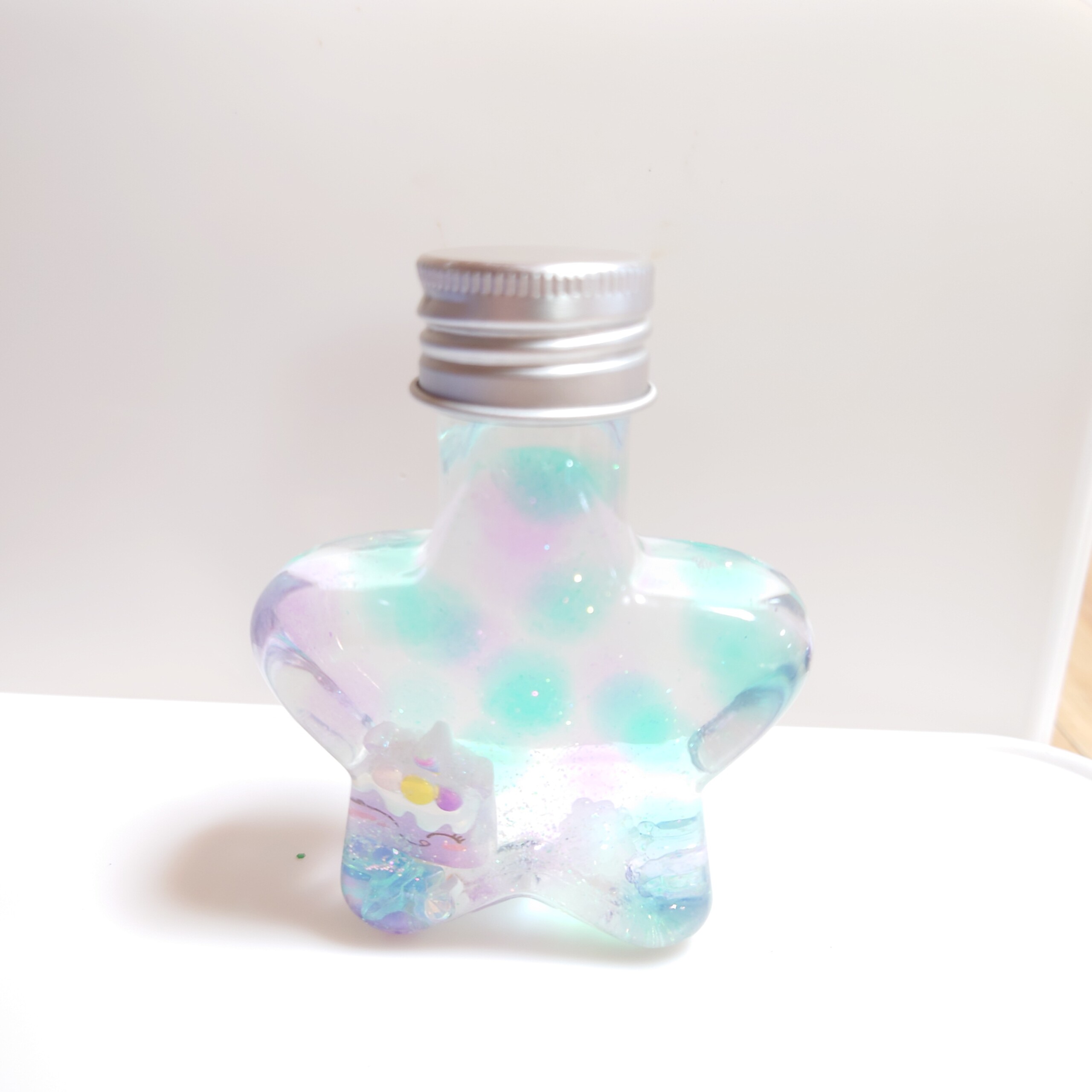 キラキラボトルオブジェ・キラキラボトル：800円～1,300円