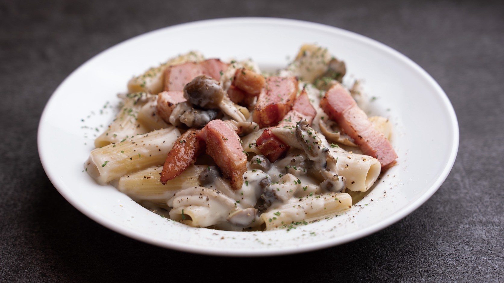 Hutte Hayashi Restaurant